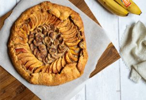 Tarte rustique banane pomme cannelle